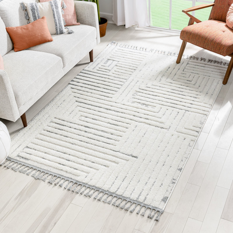 Gray Geometric 5' x 7' Stain-Resistant Synthetic Rug
