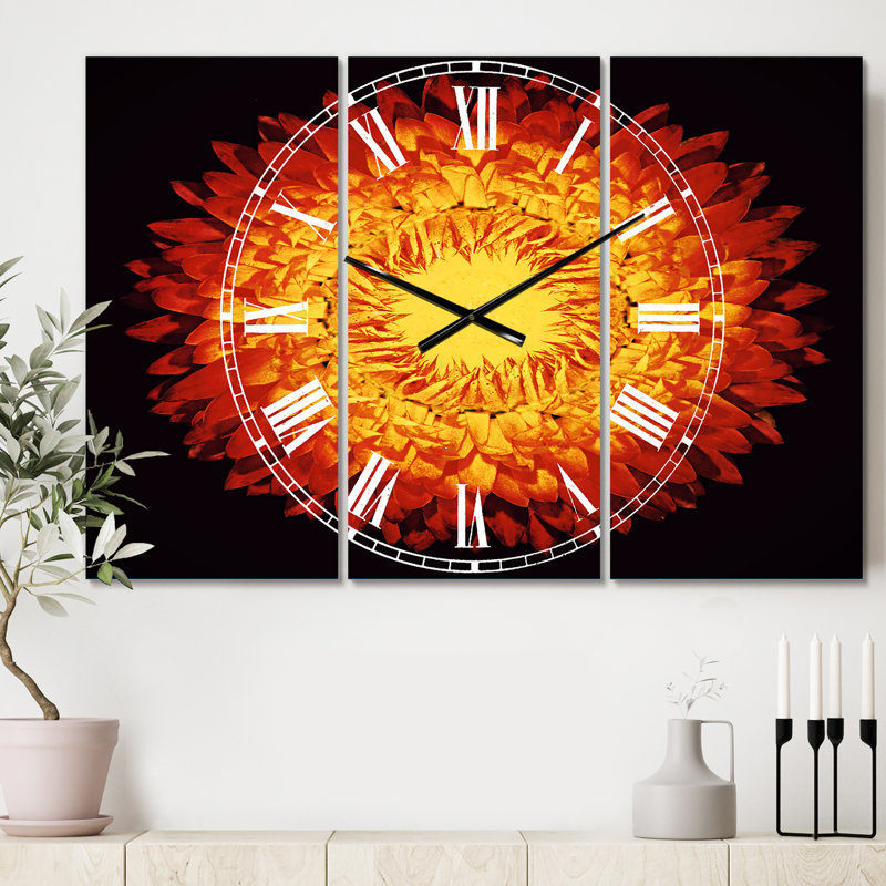 Fleur de paille éternelle sur fond noir - horloge murale traditionnelle