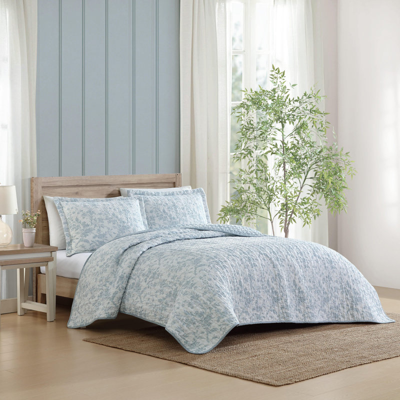 Laura Ashley Amberly Seersucker Blue Quilt Set, Queen Quilt + 2 Standard Shams