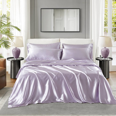 6 grands draps en satin de luxe - froissés, doux pour la peau, aide les frisottis des cheveux, matelas ajustés de 16 po, contient 1 drap plat, 4 taies d'oreiller douces pour les cheveux, s'harmonise avec