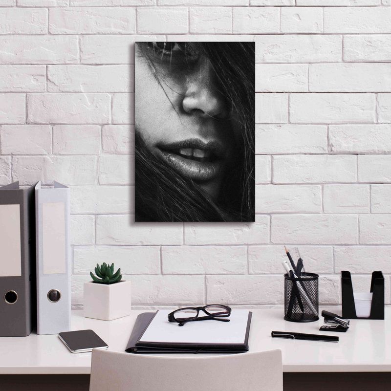 «Face 4» par Design Fabrikken, H 18 po x l 12 po x P 0,75 po