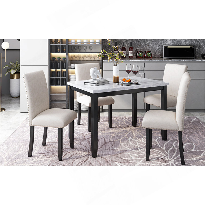 Ensemble de table de salle à manger 5 pièces en faux marbre avec 4 coussins épais, blanc / beige + noir