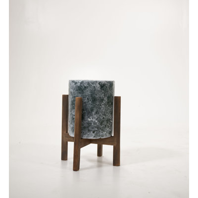 Pot de fleurs en bois