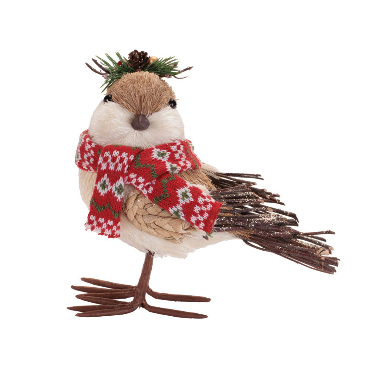 Figurines d'oiseaux d'hiver avec chapeaux tricotés et écharpes