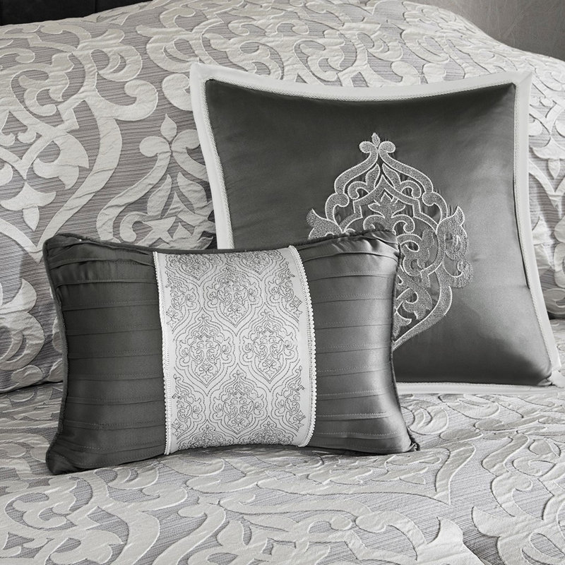 Édredon argenté grand lit. Superbe texture. Rembourrage. 8 pièces comprenant un édredon, des taies décoratives, des coussins décoratifs européens et une jupe de lit. Argent lavable à la machine. Bourre douce pour plus de chaleur.
