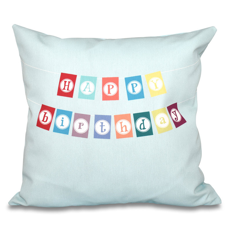 Coussin décoratif carrée à imprimé d’extérieur Happy Birthday, Aqua, 20 po x 20 po