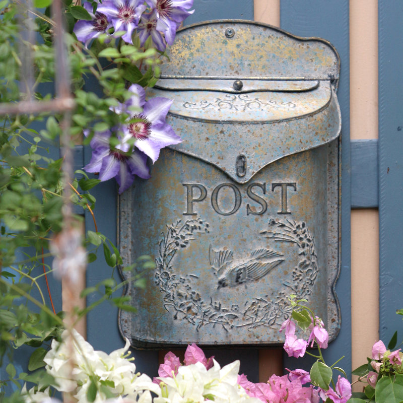 Quechee Vintage Wall Mounted Letterbox - Post Box Outdoor Mailbox for House, Garden Wall, or Door