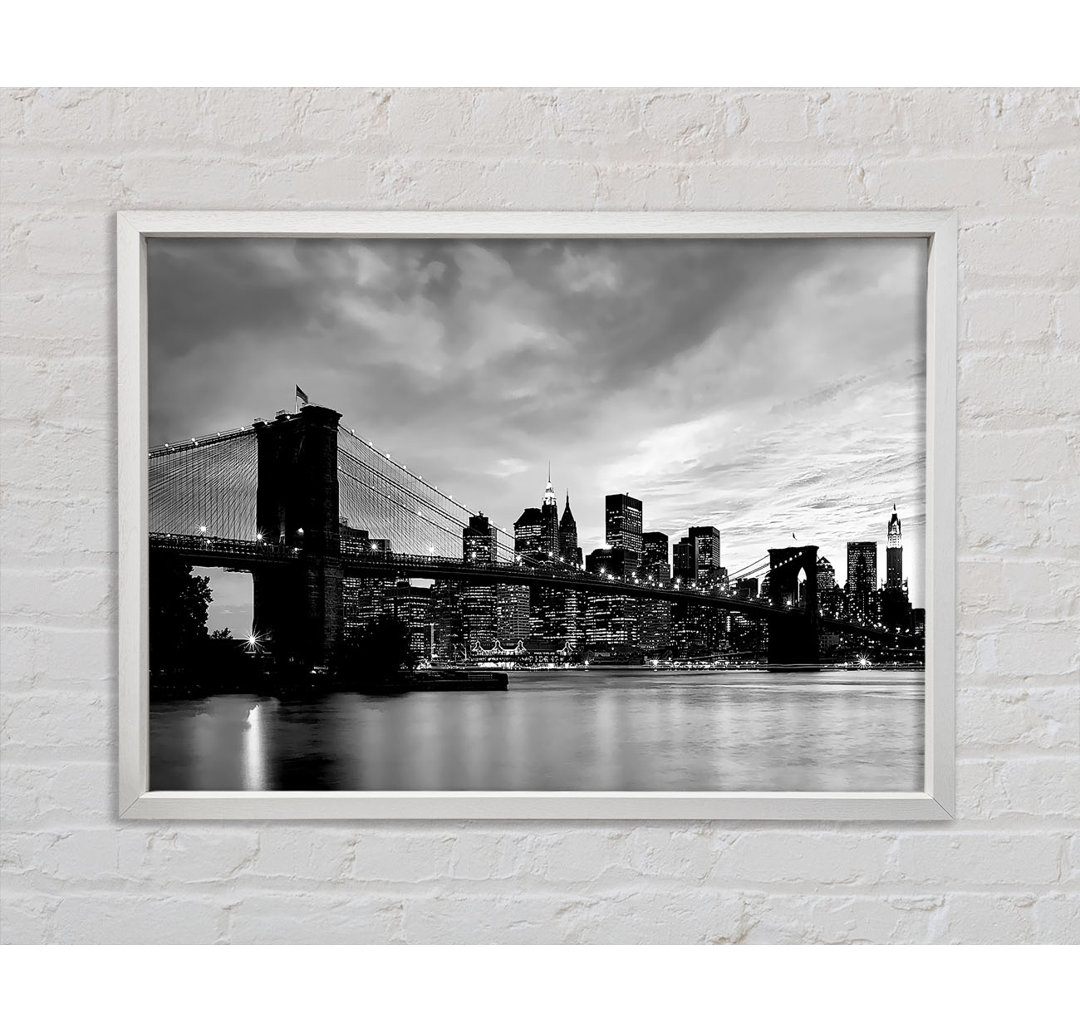 NYC Brooklyn Bridge B N W Cloudy Night - Einzelbildrahmen Kunstdrucke auf Leinwand