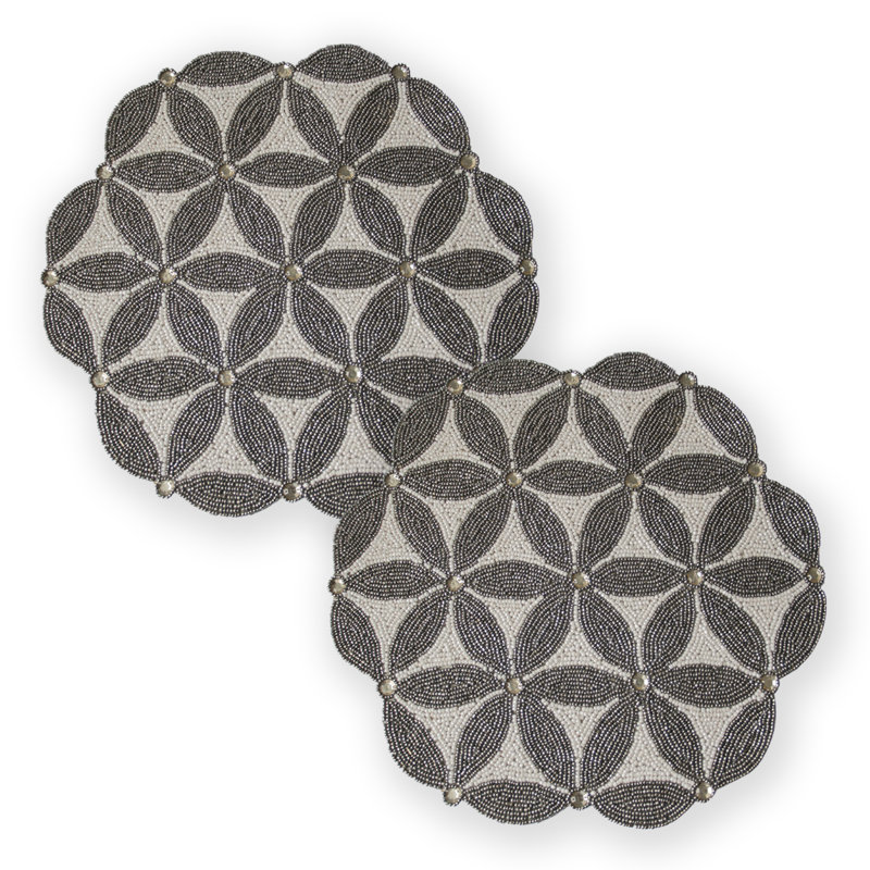 Ensemble de 2 napperons perlés à motif floral The Naughton