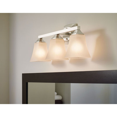 Éclairage pour salle de bain 3 lumières Moen Voss