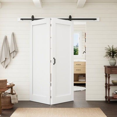 Porte intérieure standard à un panneau, âme pleine, apprêtée et préfinie, 56 po x 80 po, avec ensemble de quincaillerie pour portes de grange pliantes