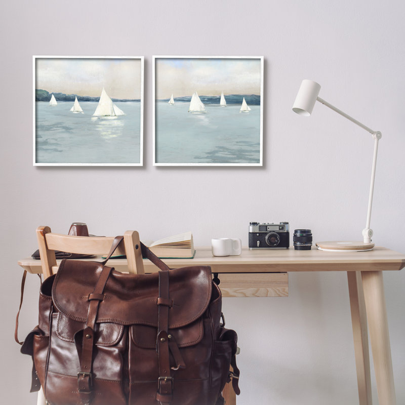 Voiliers gris, vue nautique sur l'océan, ensemble de 2 giclées encadrées par Sally Swatland, L 17 po x H 17 po x P 1,5 po
