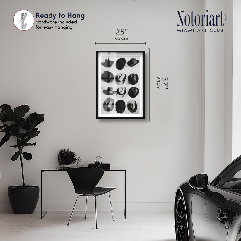 Collection Black and White Shadowbox par Notoriart, H 37 po x l 25 po, Noir