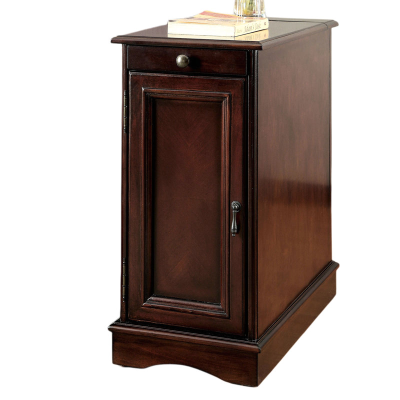 Table d'appoint transitionnelle avec prise intégrée, finition cerisier, porte-gobelet escamotable et armoire de rangement, support de 24 po de largeur, couleur de sortie, 12 profondeurs
