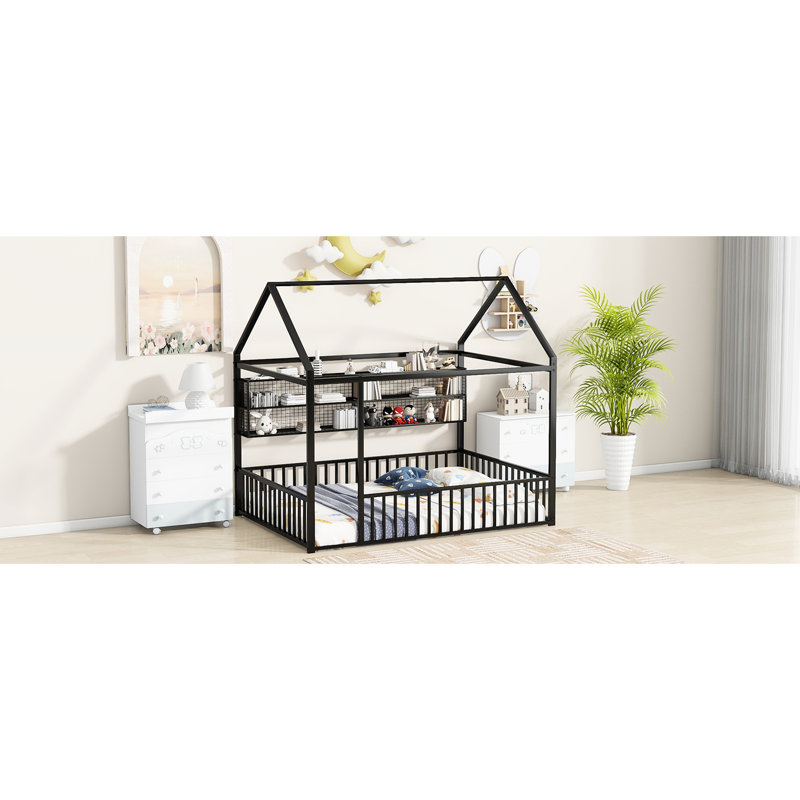 Structure de lit noire en métal de style maison avec tablettes. Pleine grandeur pour une chambre à coucher confortable. L 77,6 po x l 55,6 po x H 66,9 po et lit maison stable, noir