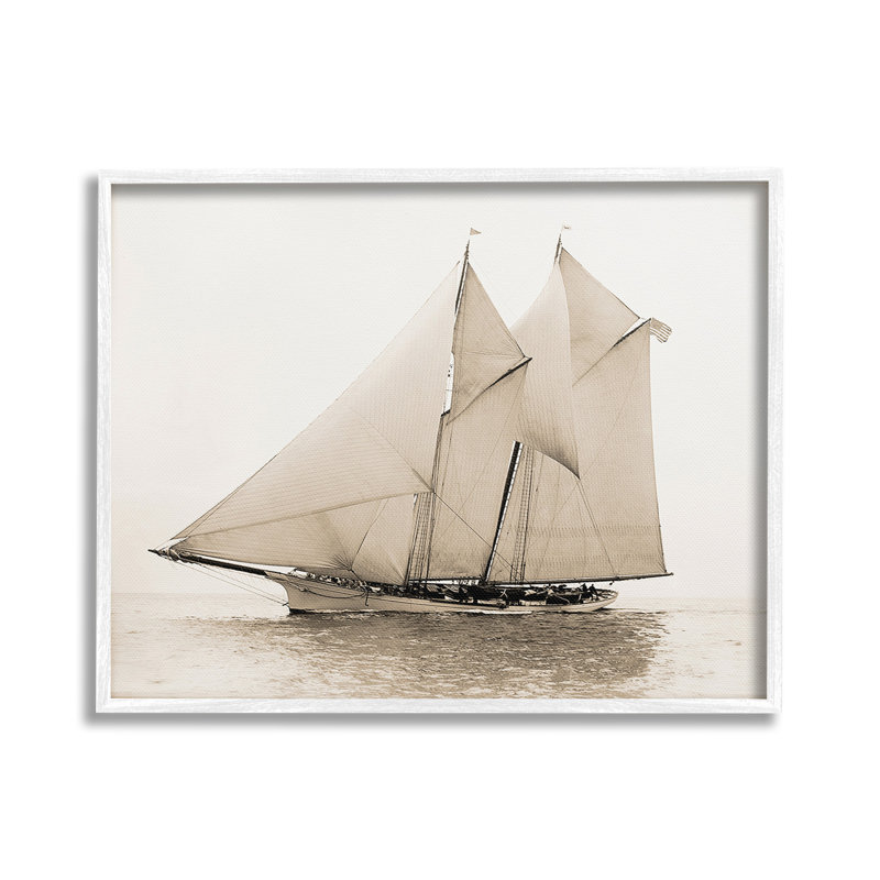 Yacht à voile rétro, estampe numérique par GraffiTee Studios, Giclée encadrée blanc bord de mer, H 16 po x l 20 po