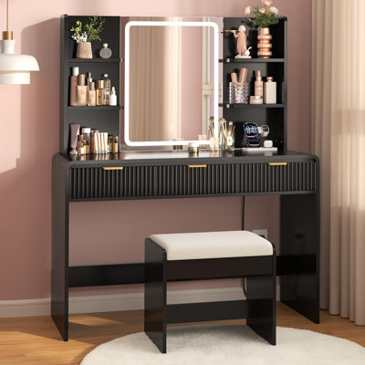 Ensemble de coiffeuse de maquillage avec miroir lumineux à DEL, luminosité réglable, prise de courant intégrée, tiroirs cannelés, tablettes de rangement ouvertes latérales et tabouret rembourré pour la chambre à coucher, noir
