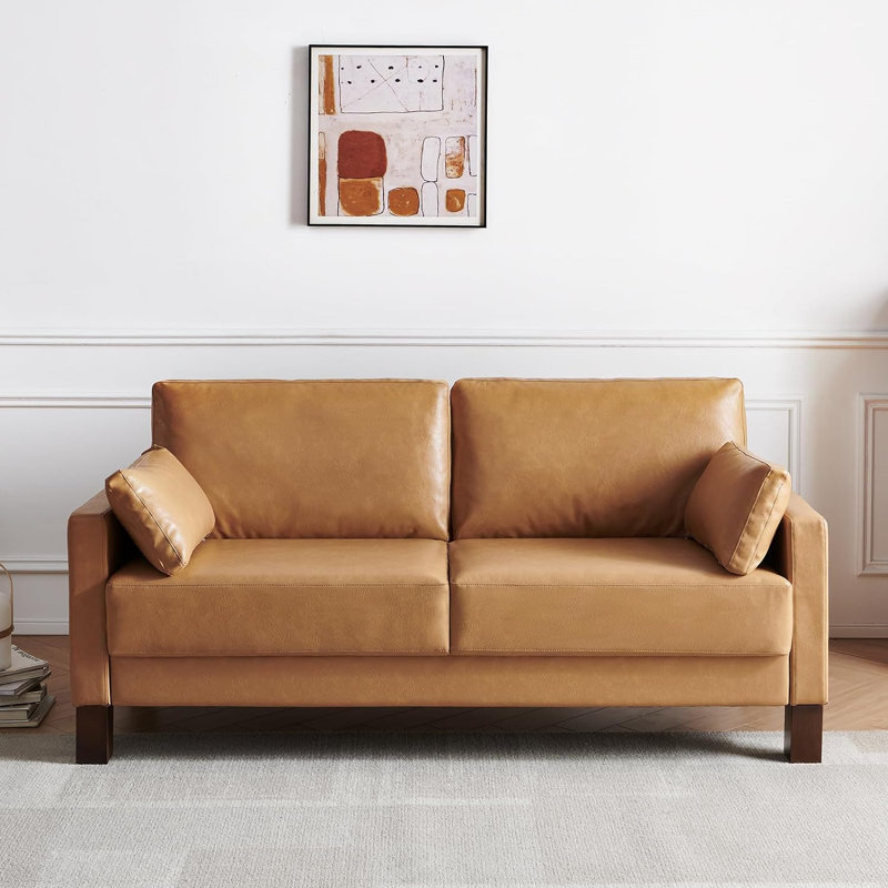 Petit canapé 66 po en similicuir, petit canapé avec coussin épais et pieds en bois, pour appartement compact, brun clair
