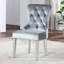 Ensemble de 2 chaises d'appoint à oreilles en flanelle gris foncé, bois massif, revêtement acrylique, garniture cloutée et miroir. Conception de salle à manger 2 pièces, boutons effet cristal, miroir, bois.