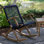 Chaise berçante en bois massif Brayson