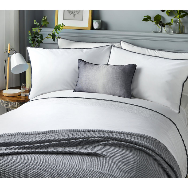 Polyester Solid Colour Duvet Cover Set with Pillowcases, King Duvet Cover + 2 Standard Pillowcases, White/Grey