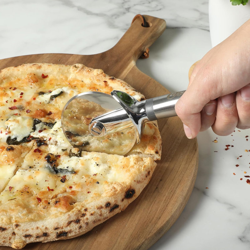 Coupe-pizza en acier inoxydable 8,7 pouces Oster Chadswyck