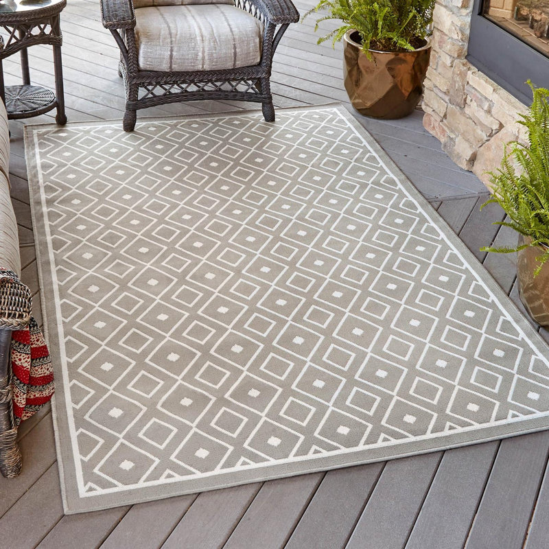 Geometric Indoor / Outdoor Rug, Rectangle 4' x 6'