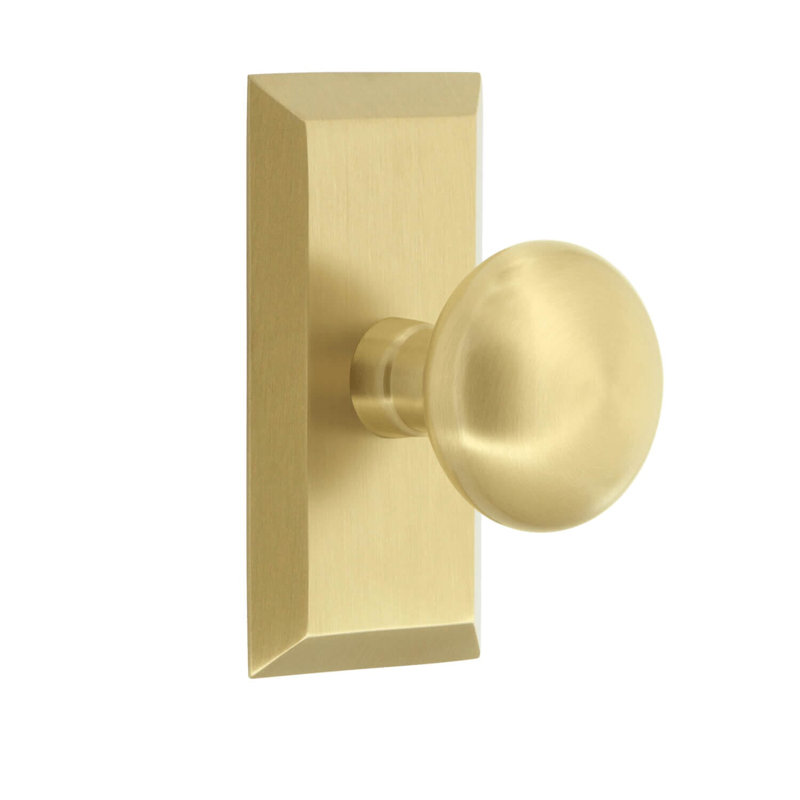 Grandeur Fifth Avenue Short Plate with Fifth Avenue Knob, Satin Brass, 2.75"
