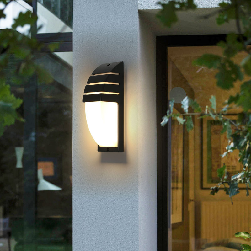 Perlita Black outdoor wall light