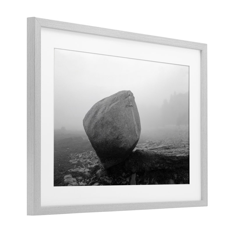 «Lone isolé rock», reproduction encadrée sous verre, conception de James Rodewald, H 14 po x l 20 po, Cadre de ferme gris