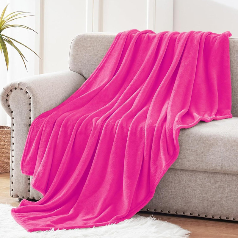 Machine Tufted Throw Blanket, Hot Pink, 178cm x 127cm