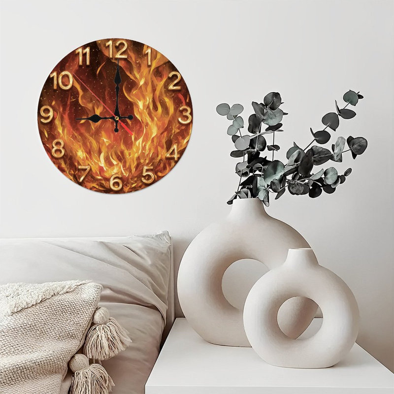 Horloge Fiery avec chiffres dorés