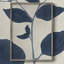 Reproduction encadrée bleu marine fleurs pressées III-889687444