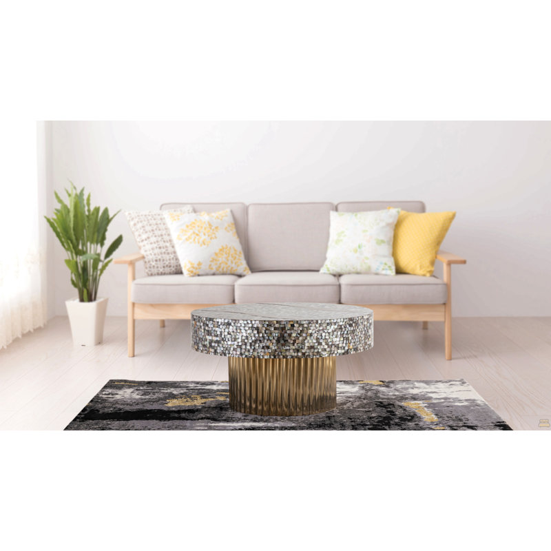 Table basse avec plateau en nacre