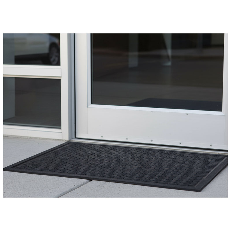 Tapis d'extérieur antidérapant Tudor City, Rectangle 1 pi 10 po x 2 pi 10 po