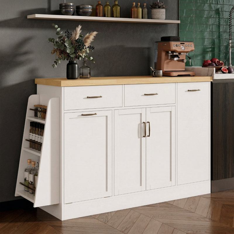 Buffet de cuisine multifonctionnel de 58 po de largeur avec poubelle basculante - Bar à café avec porte coulissante et support à épices à 3 niveaux - Buffet de rangement de 34 po de hauteur - Noir et naturel