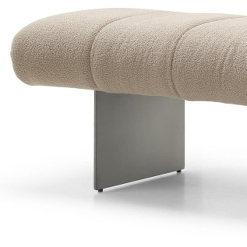Banc rembourré 63 po beige et nickel et acier