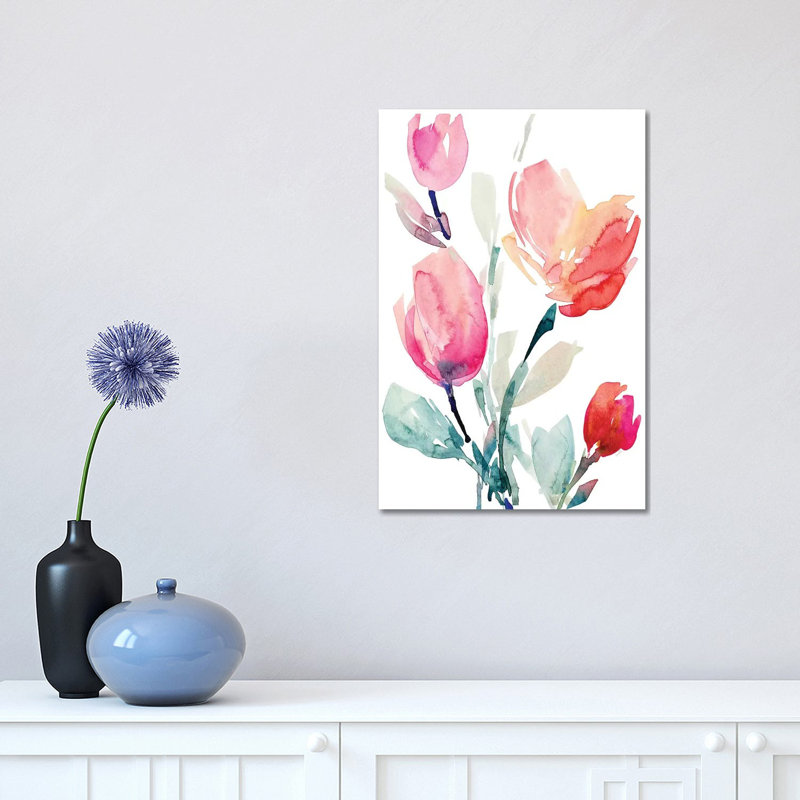 «Happy Tulips II» par Lanie Loreth - peinture sur toile tendue, H 18 po x l 12 po x 1,5 po