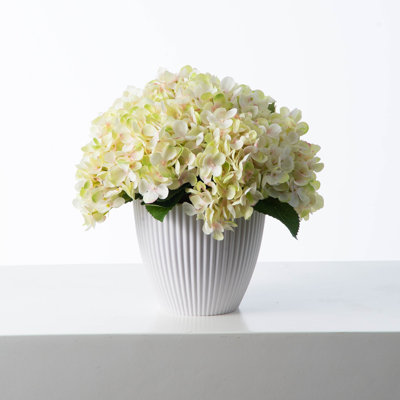 Bouquet d'hortensias dans un vase