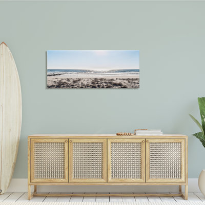 «Coastal Beach Strip Landscape Nautical Fence Tall Grass», estampe numérique encadrée de Natalie Carpentieri