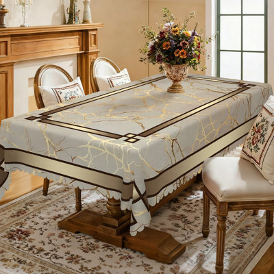 Machine-washable polyester tablecloth with minimalist design
