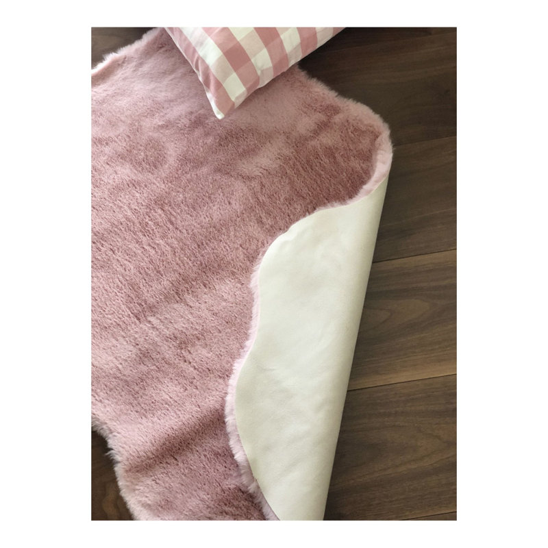 Tapis rose en acrylique tissé à la machine Novelty Otway, Nouveauté 2 pi 4 po x 2 pi 11 po