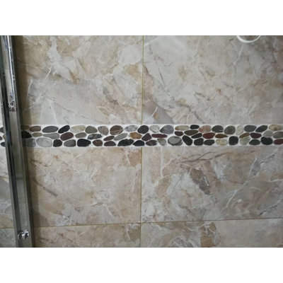 Mélange de mosaïque de galets plats de couleur foncée 12 po x 12 po