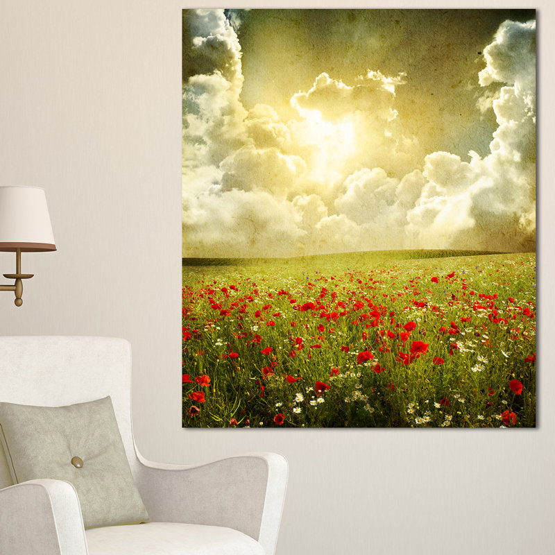 Coquelicots sauvages sur fond nuageux - reproduction de photo sur toile tendue, H 60 po x l 28 po x P 1,5 po