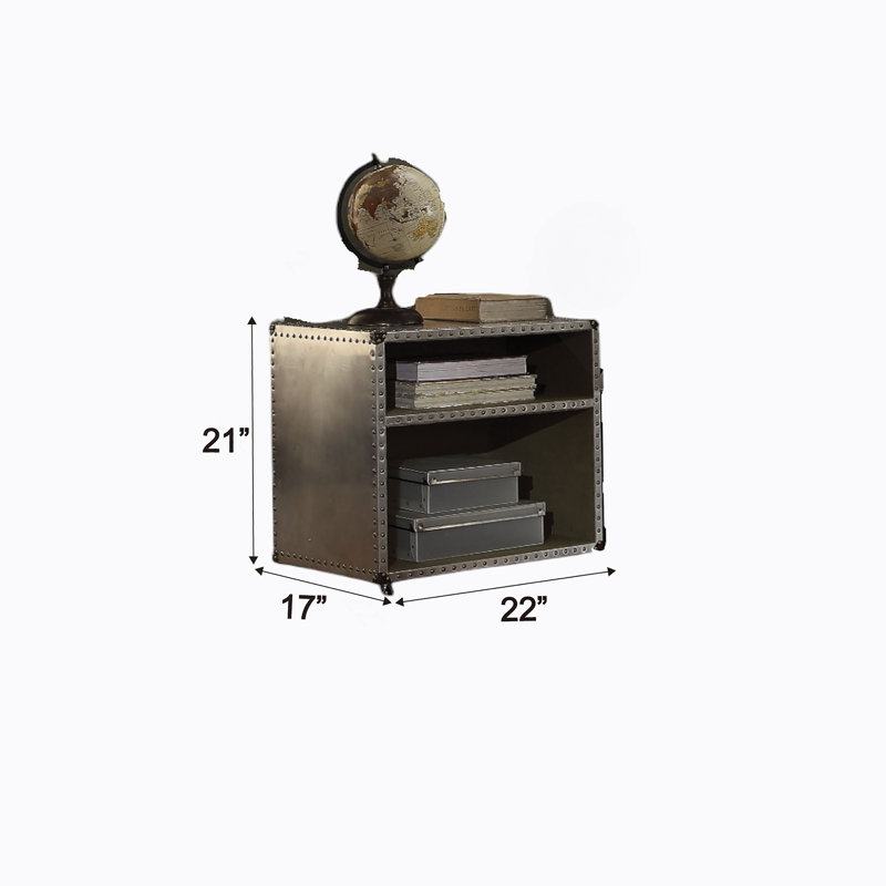 Table de chevet en aluminium Brancaster avec ports USB, avec garniture cloutée, compartiments ouverts et pieds de roulette pour un rangement pratique de style industriel.