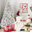 Arbre de Noël enneigé 6 pi avec 350 lumières Ul multicolores, 36 branches de pin naturel, 888 pointes, construction à charnières pour une installation rapide, support en métal enneigé avec des branches qui sauvent du temps