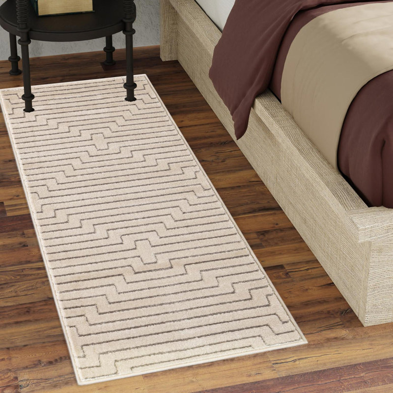 Tapis blanc et argent Latitude Run® Mirage Novica, Tapis de couloir 2 pi x 5 pi 1 po