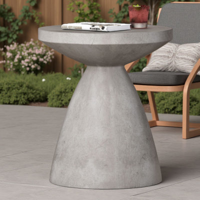 Table d'appoint d'extérieur en béton léger