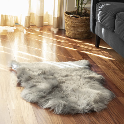 Single Pelt Faux Fur Washable Gray Area Rug - 2' x 3'