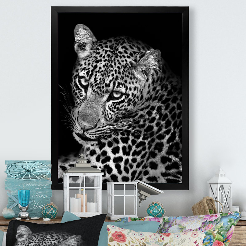 Léopard en noir et blanc II - reproduction d'art sur toile, Cadre photo noir, H 20 po x l 12 po x P 1 po
